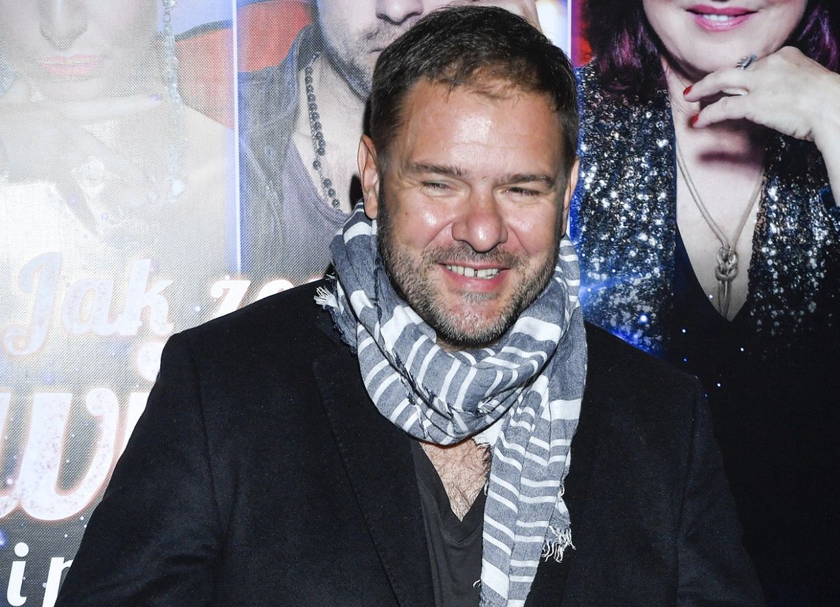 Tomasz Karolak na rodzinnym spacerze. Towarzyszyła im nowa partnerka aktora?