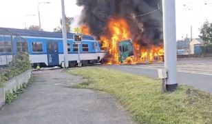 Ciężarówka wjechała pod pociąg w Czechach. Ranny polski kierowca