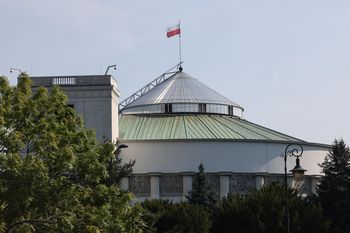 Prohibicja dla posłów w Sejmie? Jest interwencja Razem
