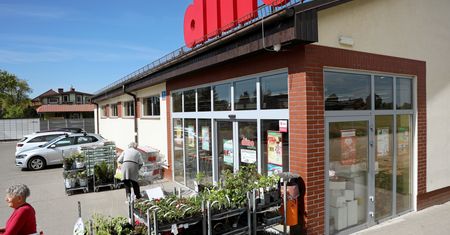 Dino bez prądu? Duże opóźnienie kontrowersyjnego sklepu na Wilanowie