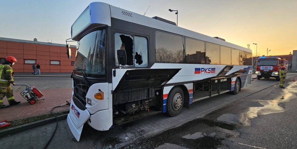 Pożar autobusu na ulicy Paderewskiego w Chodzieży