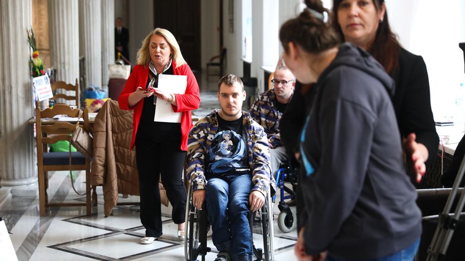 Posłanka Koalicji Obywatelskiej Iwona Hartwich podczas konferencji prasowej w Sejmie