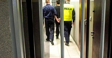 Lublin: Policjanci po służbie udaremnili kradzież drogiego alkoholu ze sklepu