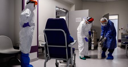 Koronawirus. Nowe problemy szpitali. Braki do 30 proc.