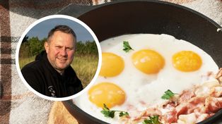 Sposób Strzelczyka na jajko sadzone. Wychodzi delikatniejsze, ale się nie rozpada