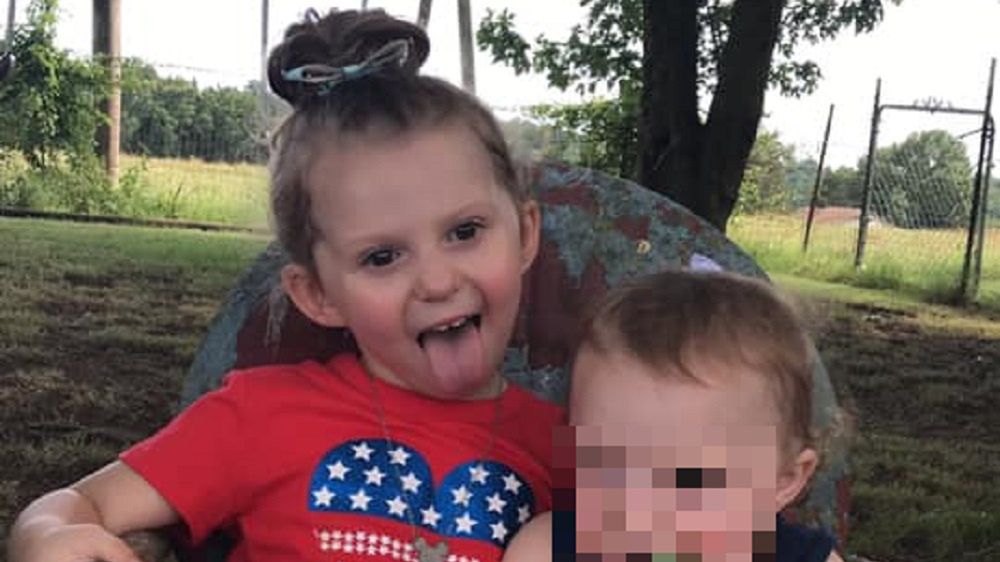 3-latka wsiadła do nagrzanego auta. Na pomoc było za późno