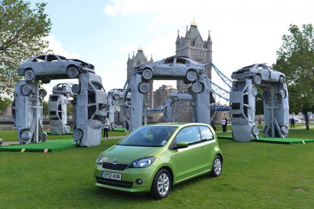 Stonehenge z samochodów dla Škody Citigo