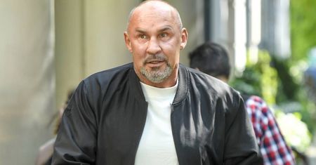 Oddał córce nerkę, a później sam walczył o życie. "Otarłem się o śmierć"