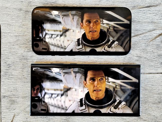 Interstellar on the iPhone 14 Pro and Samsung Galaxy S22 Ultra