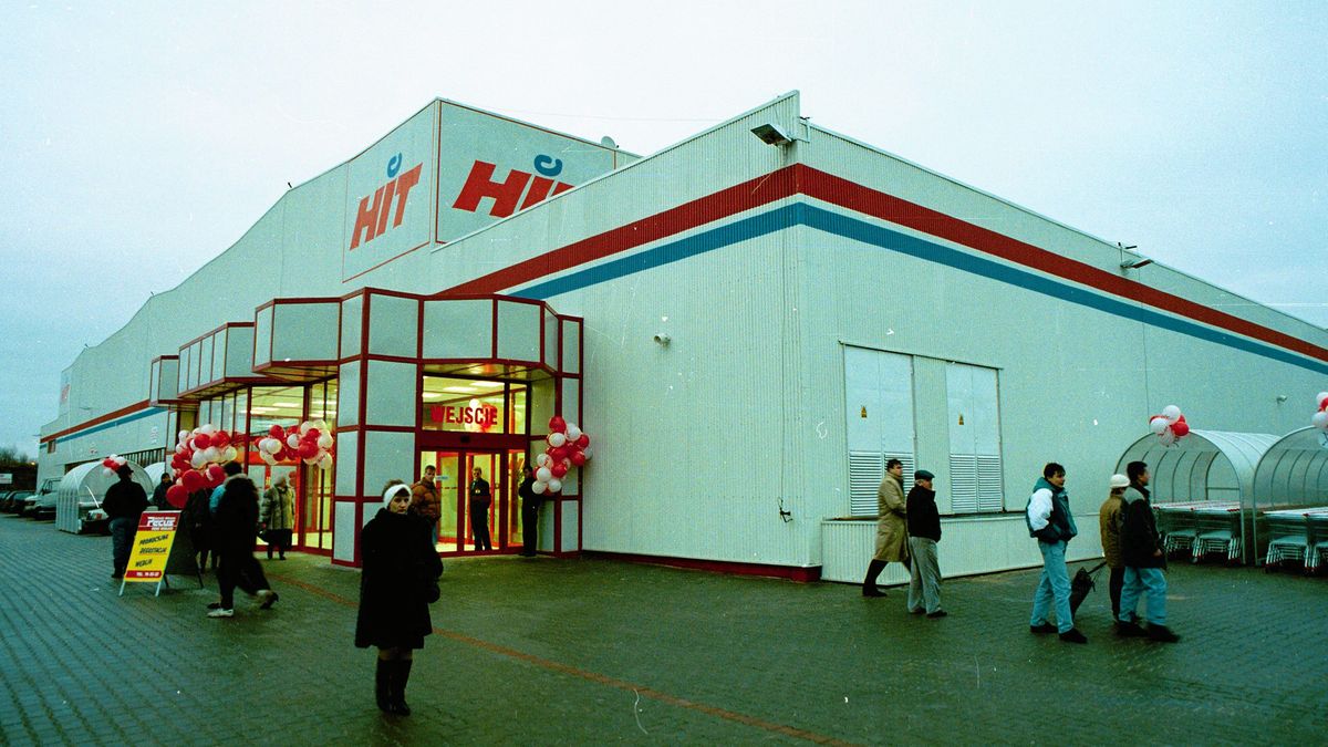 Nadchodzi upadek hipermarketów - pisze "Forbes" 