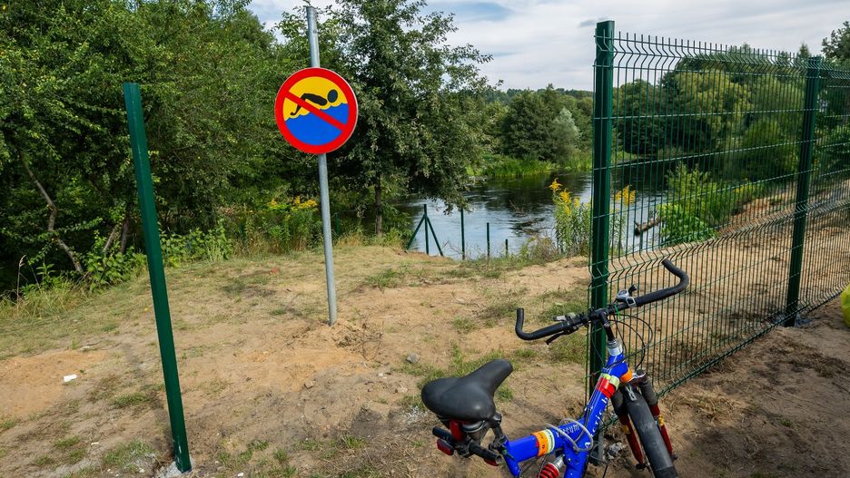 Ogrodzenie na miejscu już prawie gotowe.