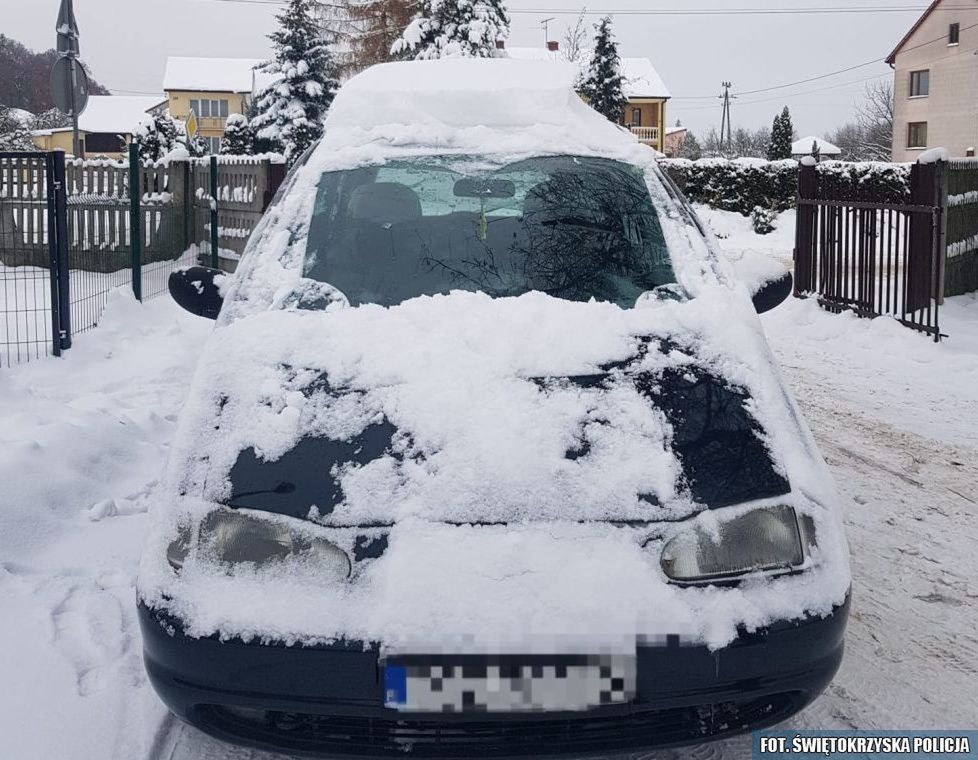 Tak jechał ulicą. 19-latek stanie przed sądem za śnieg