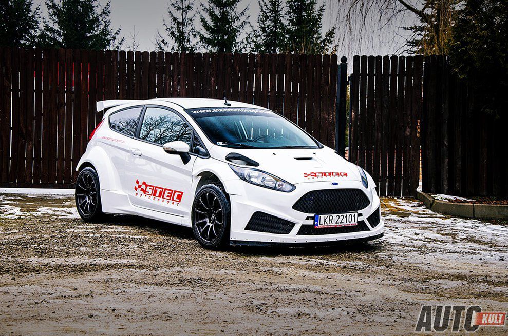 Bryan Bouffier został liderem mistrzostw Polski w samochodzie, który możesz kupić i jeździć nim na co dzień