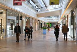 Otwarcie galerii handlowych. Wrocław. Długo wyczekiwany moment. Drzwi otwarte, ale pewne ograniczenia zostały