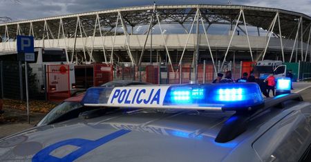 W pięciu rzucili się na nastolatka. Policja wyjaśnia okoliczności pobicia
