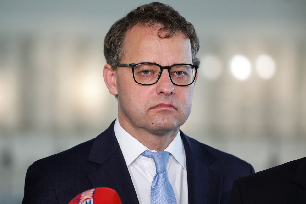 Wiemy, ile kosztowały opinie w sprawie Marcina Romanowskiego