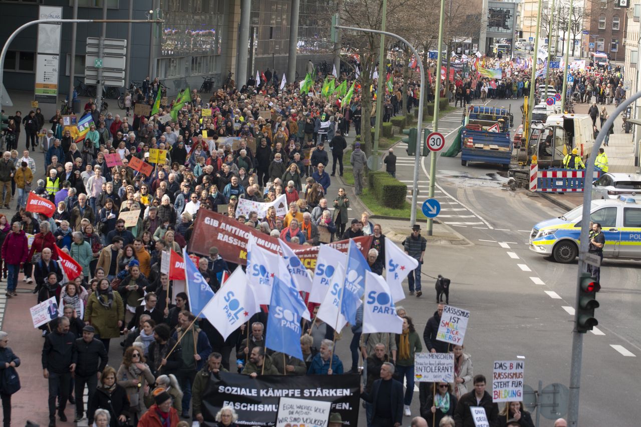 Business representatives joined the protests against AfD.