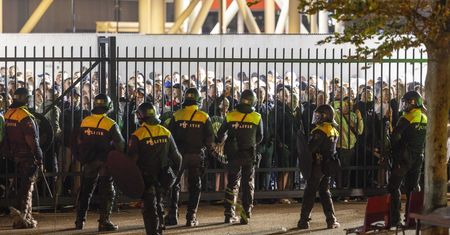 Zadyma po meczu Legii w Alkmaar. Poszło o flagi?