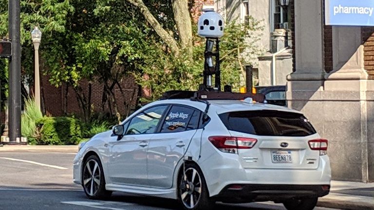Samochód Apple Maps fotografuje ulice