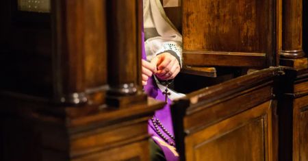 Według Kościoła to grzech. Czego katolik nie może robić w sypialni?