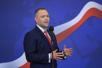 Głosowanie nad wetem. Dwóch posłów PiS wyłamało się