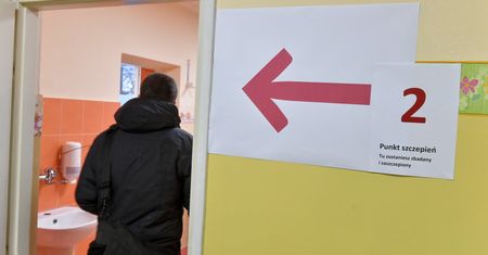 Ruch w przychodniach. Polacy masowo chodzą na testy