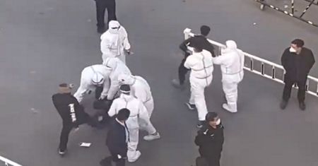 Starli się z policją. W mieszkańcach Chin coś pękło
