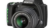 Kolorowy Pentax K-S1 ze świecącym gripem