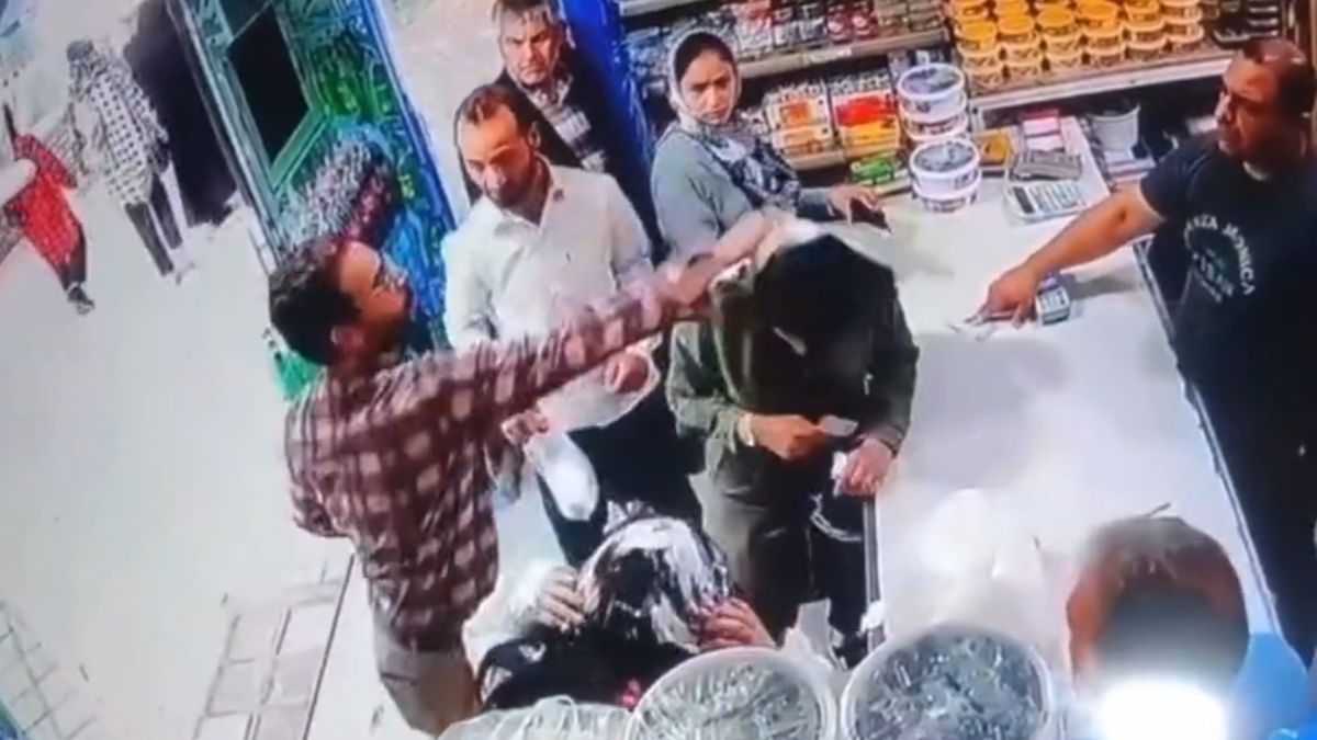 Mężczyzna oblał kobiety jogurtem 