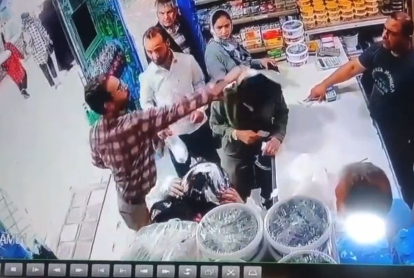 Iran. Zaatakował kobiety. Zostały ukarane "za brak nakrycia głowy"