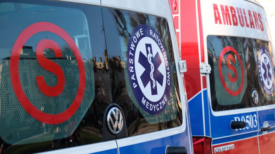 Mazowieckie. Tragiczny wypadek na drodze krajowej 50. Nie żyje kierowca bmw