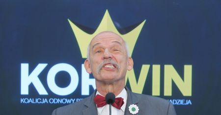 Korwin znów o kobietach: "To POPYCHŁA! Jakieś idiotki usiłują WEPCHNĄĆ RÓWNOUPRAWNIENIE!"
