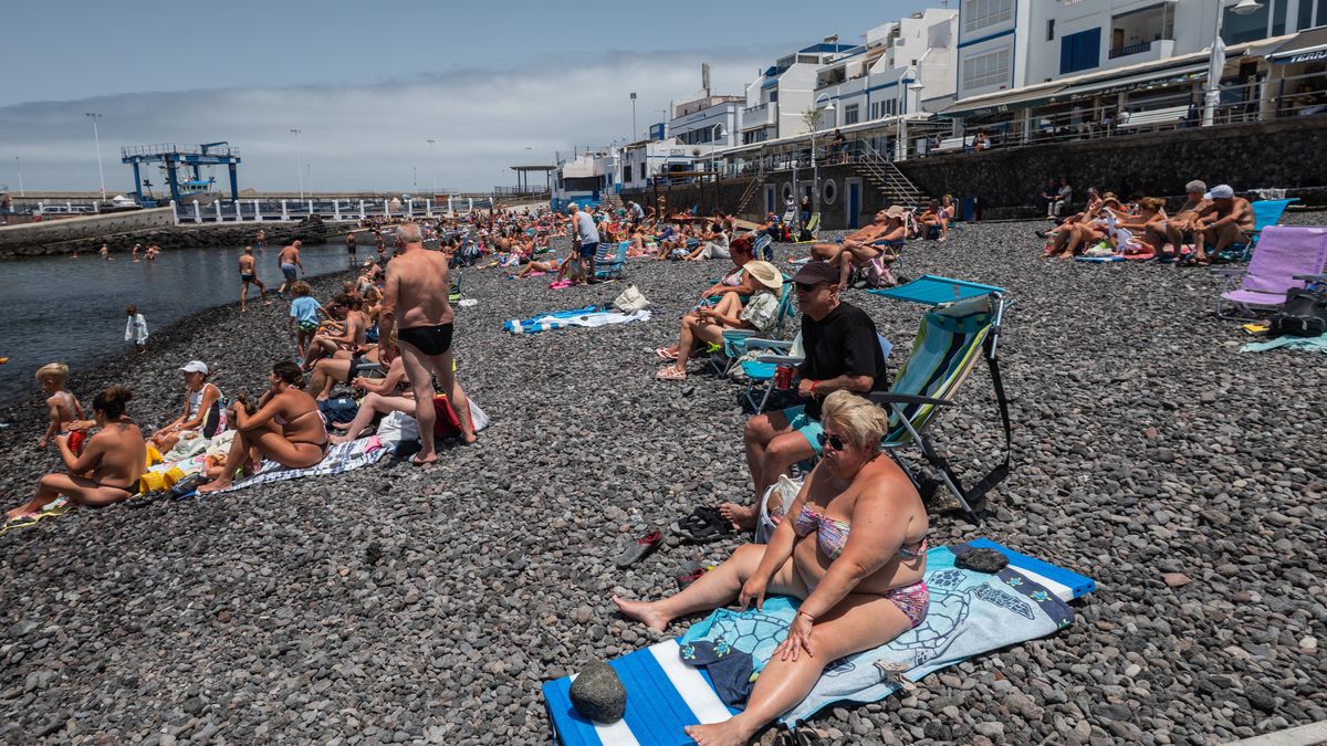 Turyści korzystają z gorących dni na Gren Canarii