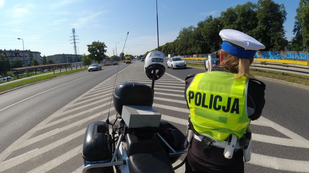 Podczas ostatniego weekendu kierowcy powinni spodziewać się większej liczby patroli na drogach