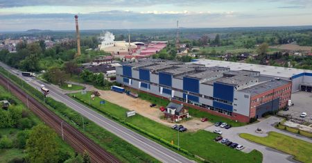 Skarbówka zajęła budynki. Upadek byłej fabryki tapet