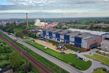 Skarbówka zajęła budynki. Upadek byłej fabryki tapet