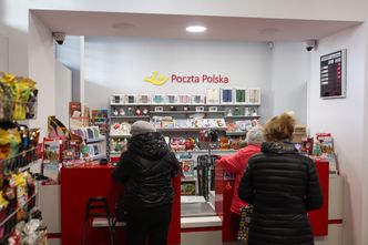 Podróbki markowych torebek na Poczcie Polskiej. Ta już się tłumaczy