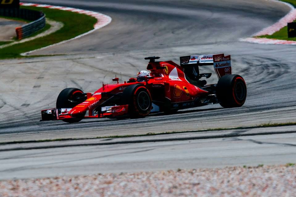 Vettel w Malezji przerywa dominację Mercedesów - wyniki Grand Prix Malezji 2015