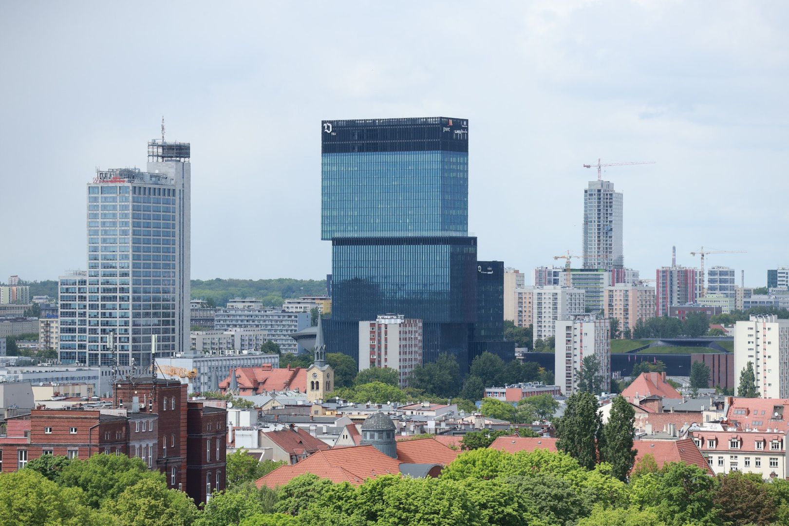 Każdy na Śląsku chciałby mieć taki widok z okna. Z tej perspektywy Katowice wyglądają jeszcze lepiej. Nie wierzycie? No to zobaczcie