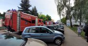 Kilka zastępów straży pożarnej na osiedlu Kosmonautów w Poznaniu