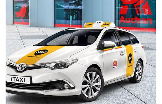 Kierowcy z iTaxi będą dowozić zestawy zakupowe z Auchan