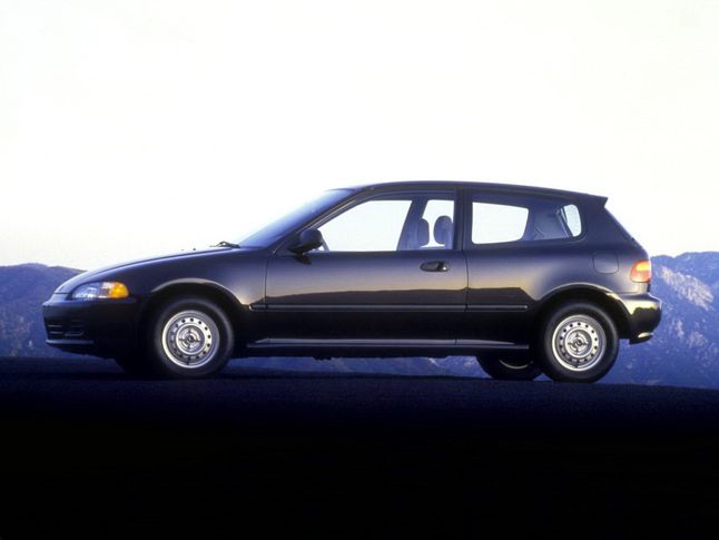 Civic hatchback wygrał konkurs ADAC EcoTour of Europe 1994 z wynikiem zużycia paliwa 4,97 l/100km