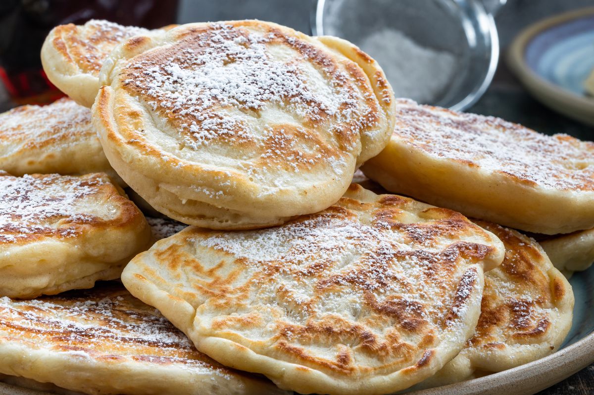 Bez mąki i drożdży, a na patelni rosną jak szalone. Konkurencja dla racuchów