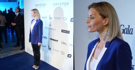 Elegancka Foremniak pozuje na ściance