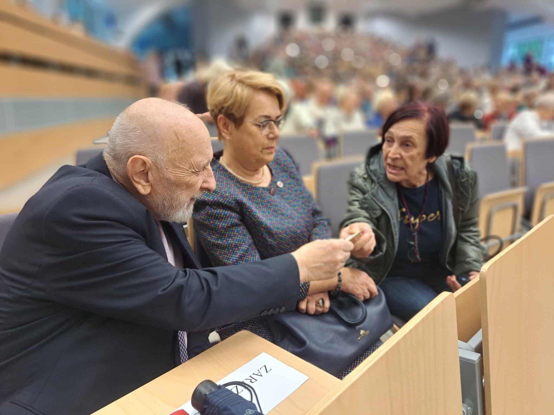 Łódzki Uniwersytet Trzeciego Wieku UŁ zainaugurował nowy rok akademicki. Aula wypełniona była do ostatniego miejsca!