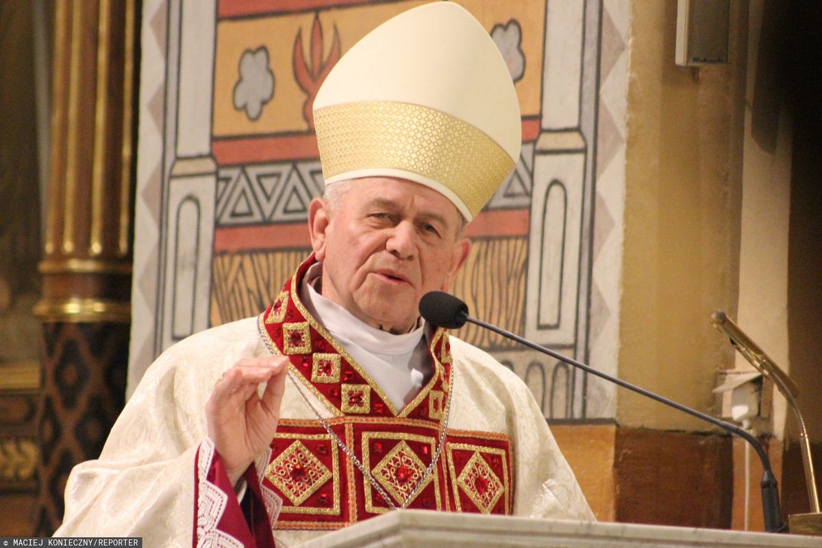 Biskup Stanisław Napierała odpowiada na zarzuty. "Wyrządzono mi krzywdę i szkodę"