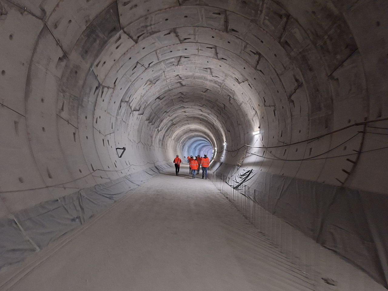 Łódź: Budowa tunelu grozi zawaleniem kamienic. Rząd rozważa "plan B"