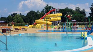 Letnie baseny miejskie ze zniżką. AquaFun dołącza do Legnickiej Karty Miejskiej