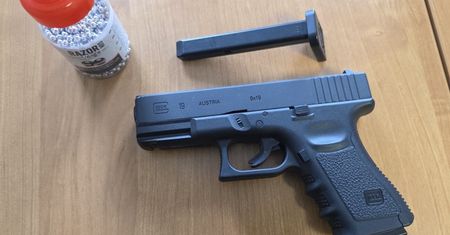 Strzał w tył głowy po groźbach. 44-latek zatrzymany przez policję