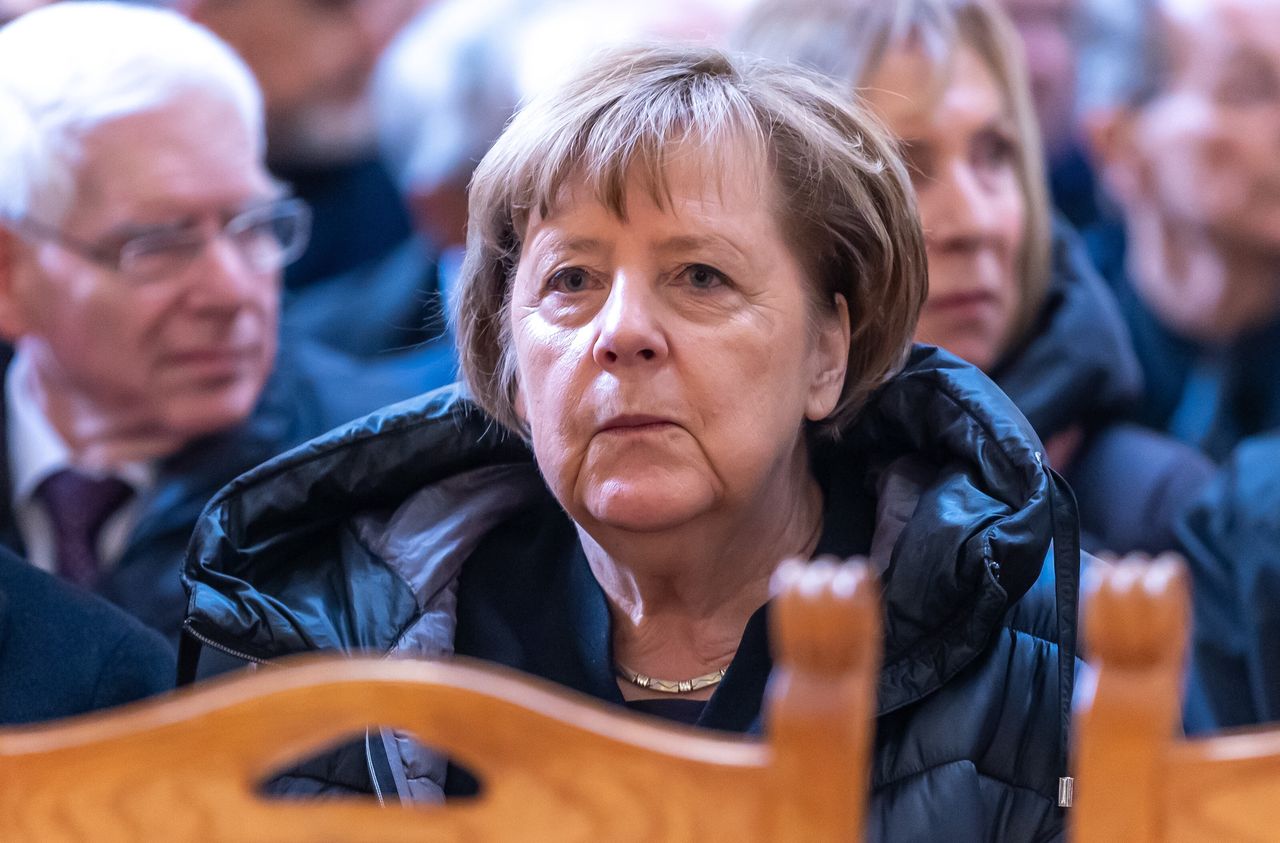 Angela Merkel laments 'profound horror' at death of Russian Oppositionist Alexei Navalny